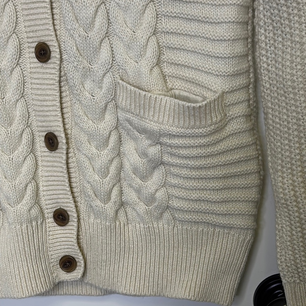 GAP Cream V-Neck Cable Knit Cardigan PTP: 17.5”-20.5” - Picture 3 of 9